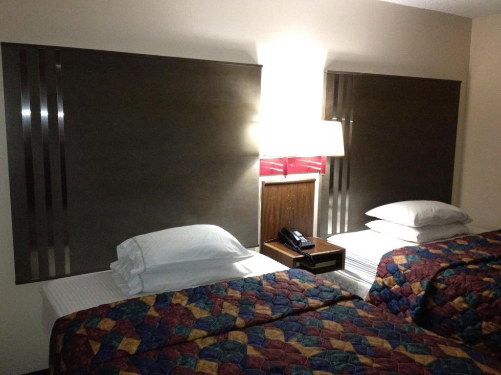 Classic Inn Early Экстерьер фото